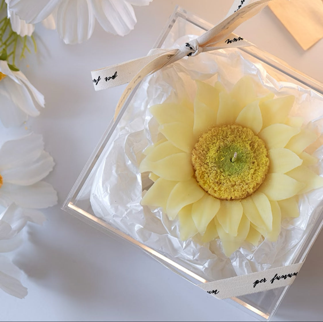 Handmade Yellow Sunflower Flower Shape Candle Floral Shaped Aesthetic Candle Bees Wax Handmade Minimalism Decorative for Easter Home Decor for Women Valentine Birthday Party Art Gift